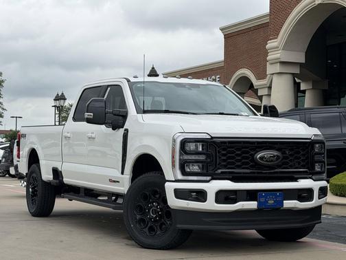 Star White Metallic Tri-Coat 2026 Ford F-350 Lariat