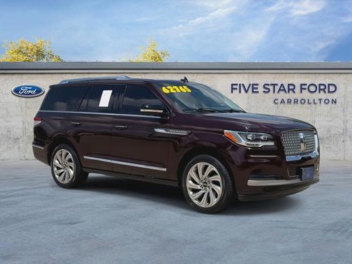 Diamond Red Metallic Tinted Clearcoat 2024 Lincoln Navigator Premiere