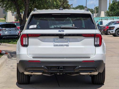 2025 Ford Explorer ST-Line
