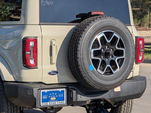 Desert Sand 2025 Ford Bronco Outer Banks