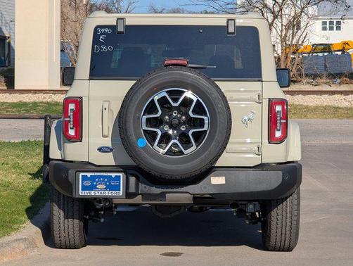 Desert Sand 2025 Ford Bronco Outer Banks