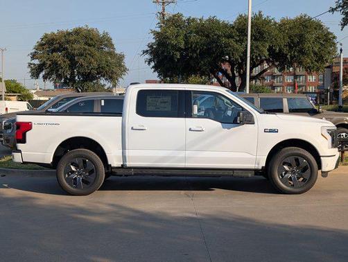 2025 Ford F-150 Lightning Flash