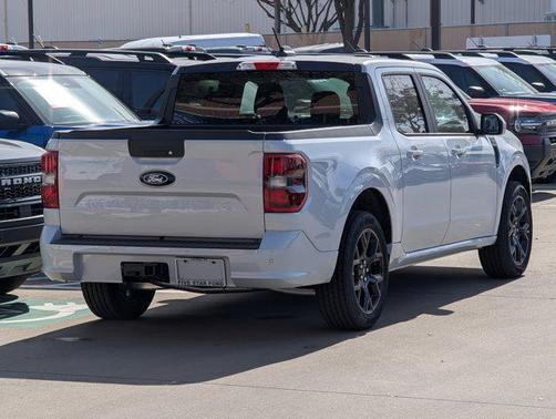 2026 Ford Maverick Lobo Standard