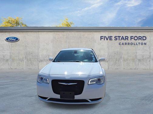 2015 Chrysler 300 Limited