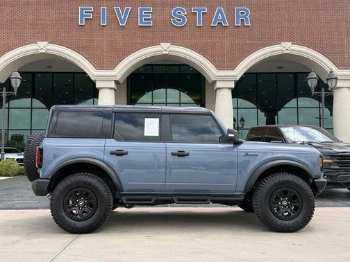 Azure Gray Metallic Tri-Coat 2024 Ford Bronco Wildtrak