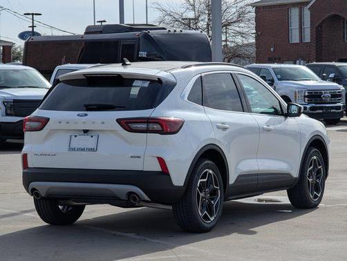 2026 Ford Escape Platinum