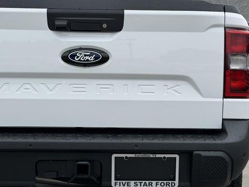 Oxford White 2026 Ford Maverick Lariat