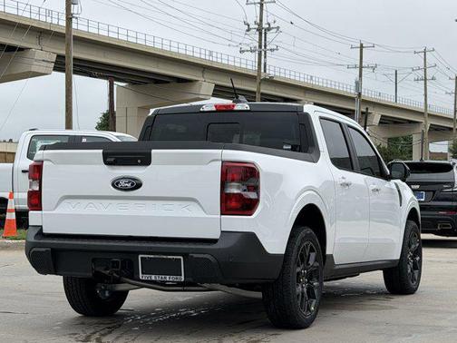 Oxford White 2026 Ford Maverick Lariat