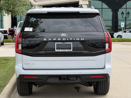 Space Silver Metallic 2026 Ford Expedition Active