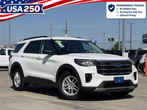 Star White Metallic Tri-Coat 2026 Ford Explorer Active
