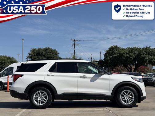 Star White Metallic Tri-Coat 2026 Ford Explorer Active