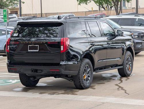 Agate Black Metallic 2026 Ford Expedition Tremor