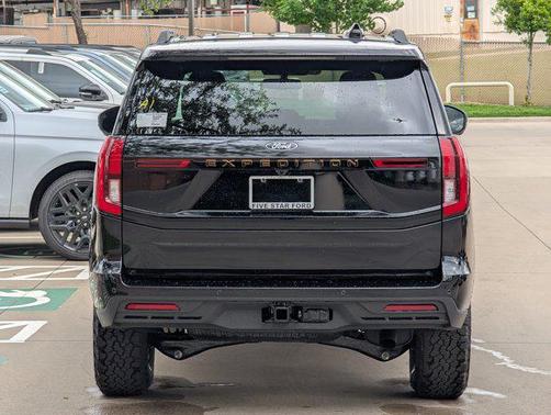 Agate Black Metallic 2026 Ford Expedition Tremor