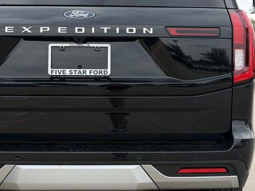 Agate Black Metallic 2026 Ford Expedition Platinum