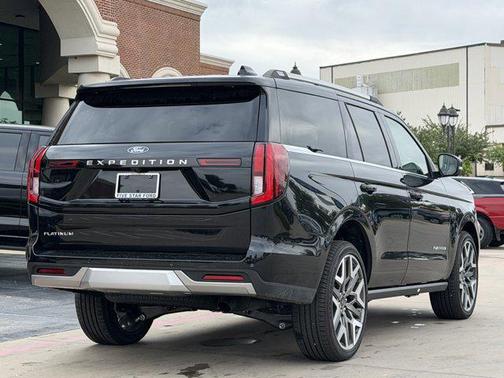 Agate Black Metallic 2026 Ford Expedition Platinum