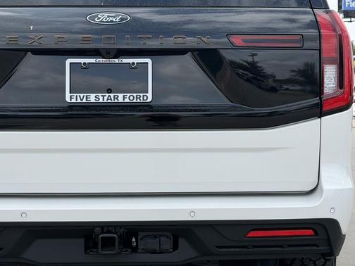 Star White Metallic Tri-Coat 2026 Ford Expedition Tremor