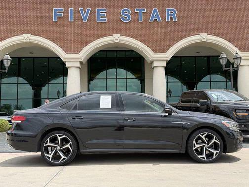 Deep Black Pearl 2020 Volkswagen Passat 2.0T R-Line