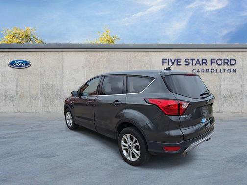 Magnetic Metallic 2019 Ford Escape SE