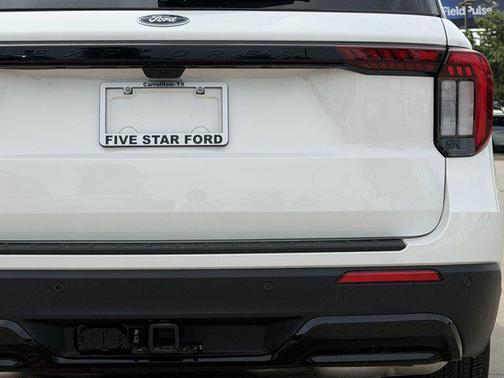 Star White Metallic Tri-Coat 2026 Ford Explorer ST-Line