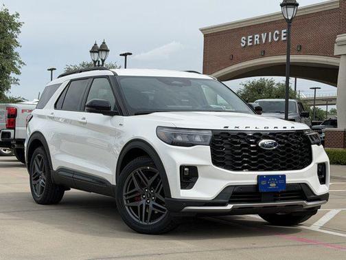 Star White Metallic Tri-Coat 2026 Ford Explorer ST-Line