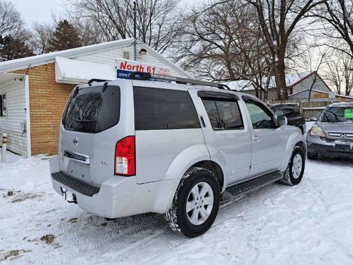 2007 Nissan Pathfinder LE