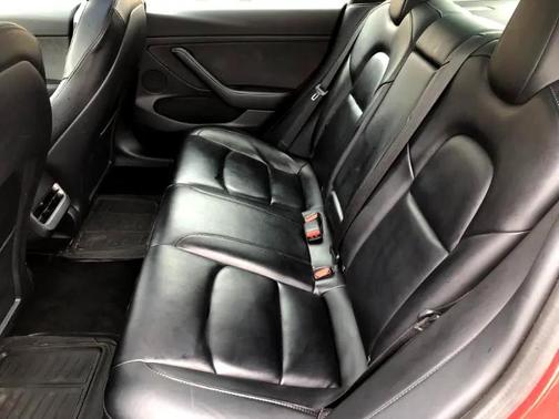 2022 Tesla Model 3 Standard Range Plus