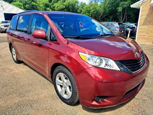 2013 Toyota Sienna LE