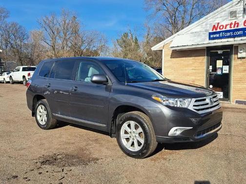 Magnetic Gray Metallic 2012 Toyota Highlander SE