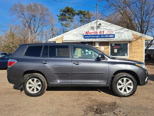 Magnetic Gray Metallic 2012 Toyota Highlander SE