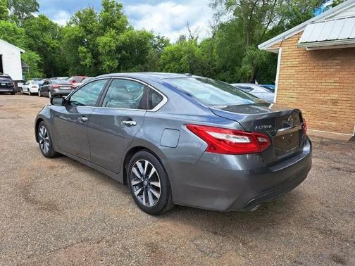 Gun Metallic 2017 Nissan Altima 2.5 SV