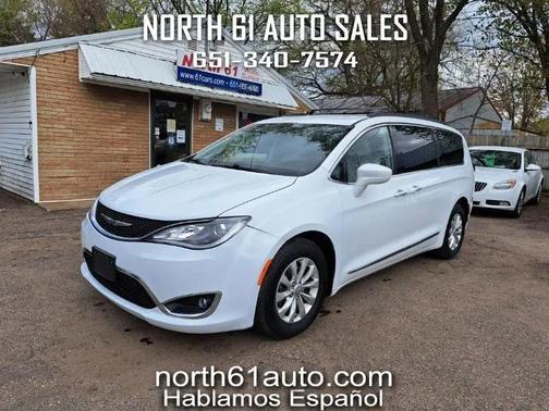 Bright White Clearcoat 2017 Chrysler Pacifica Touring-L