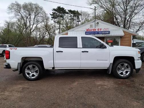 Summit White 2018 Chevrolet Silverado 1500 Custom