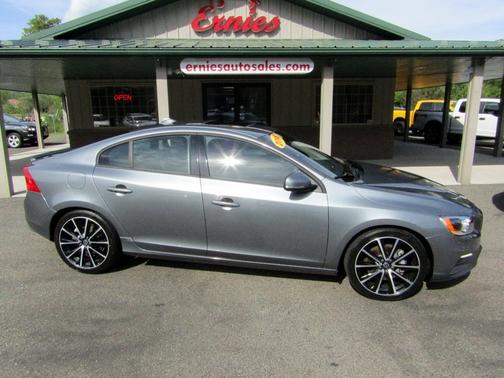Gray 2018 Volvo S60 T5 Dynamic
