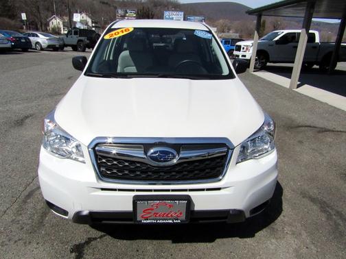 2016 Subaru Forester 2.5i