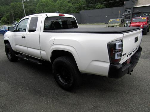 2021 Toyota Tacoma SR