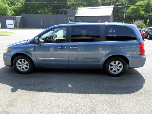 2011 Chrysler Town & Country Touring