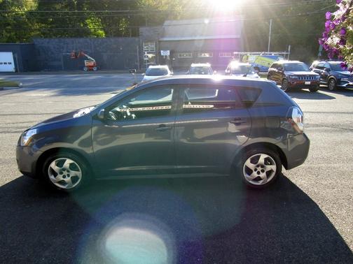 2010 Pontiac Vibe Base