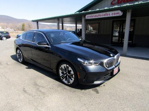 Black 2025 BMW 530 i xDrive