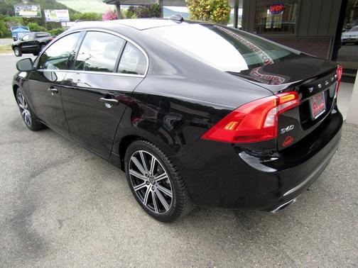 2017 Volvo S60 Inscription T5 Platinum