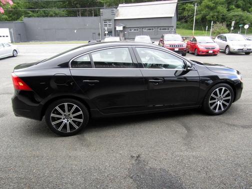 2017 Volvo S60 Inscription T5 Platinum