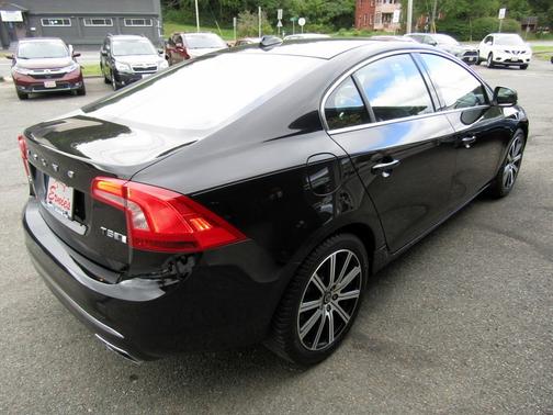 2017 Volvo S60 Inscription T5 Platinum