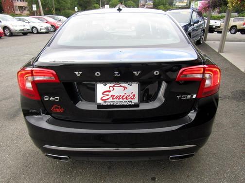 2017 Volvo S60 Inscription T5 Platinum