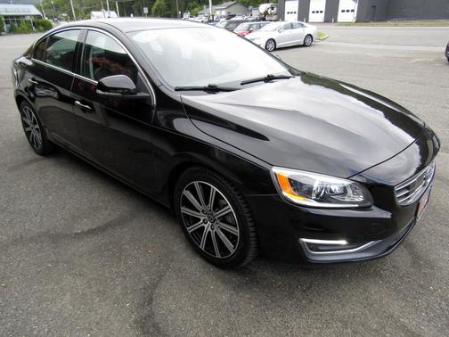 2017 Volvo S60 Inscription T5 Platinum
