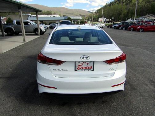 WHITE 2018 Hyundai ELANTRA SEL