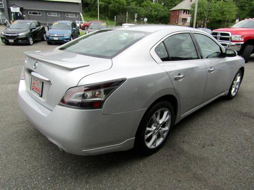 Silver 2012 Nissan Maxima SV