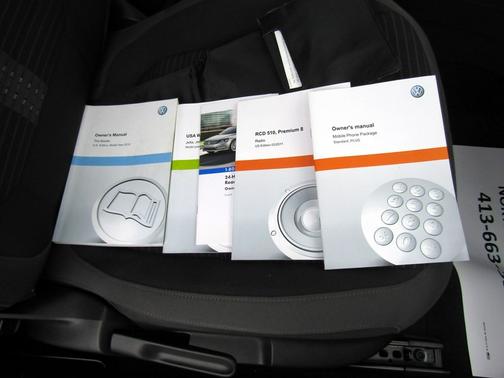 2012 Volkswagen Beetle 2.0T Turbo