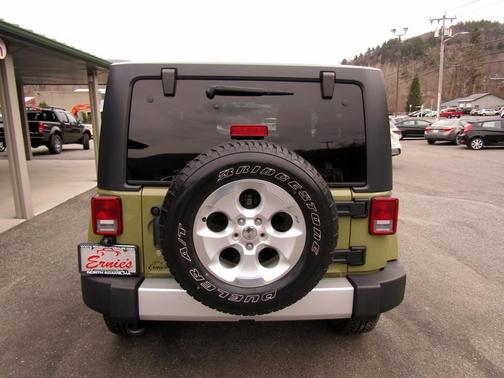 2013 Jeep Wrangler Sahara