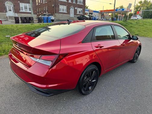 2022 Hyundai ELANTRA SEL