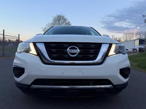 Glacier White 2019 Nissan Pathfinder S