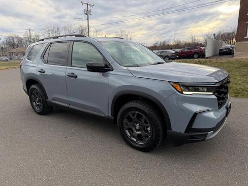 Teal 2025 Honda Pilot TrailSport